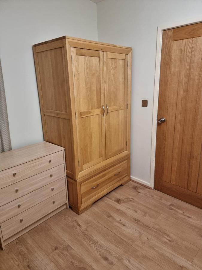 Double Bedroom With View To The Garden Oxford Exterior foto