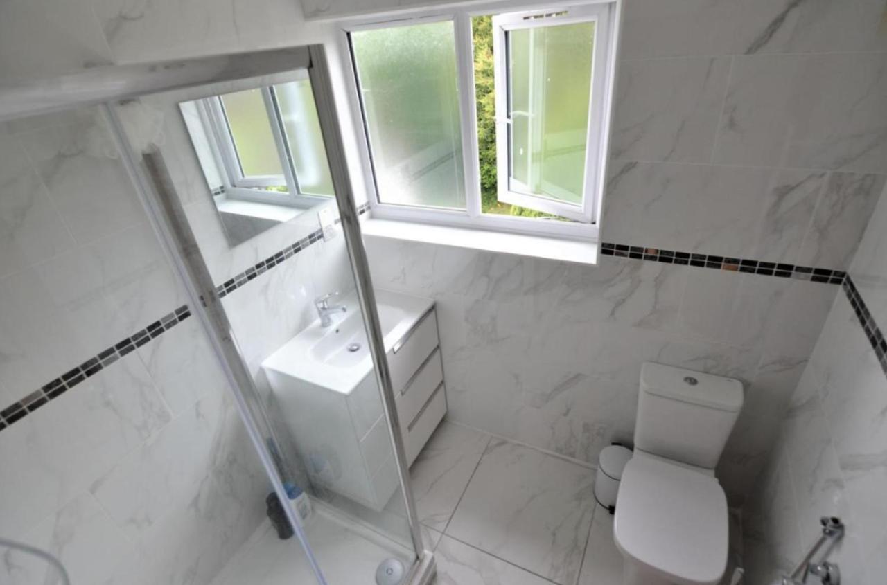 Double Bedroom With View To The Garden Oxford Exterior foto