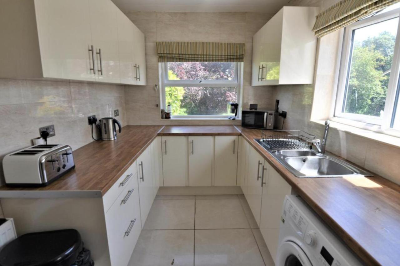 Double Bedroom With View To The Garden Oxford Exterior foto