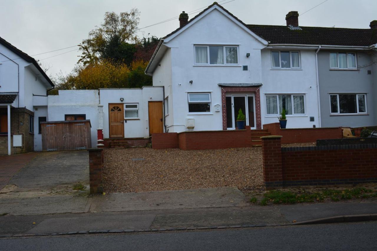 Double Bedroom With View To The Garden Oxford Exterior foto