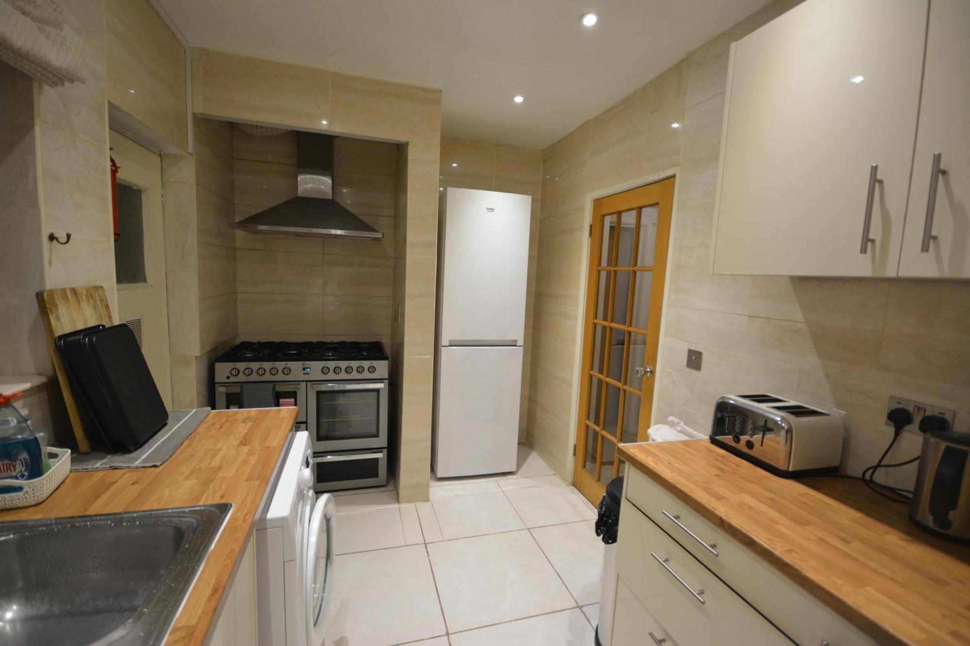 Double Bedroom With View To The Garden Oxford Exterior foto